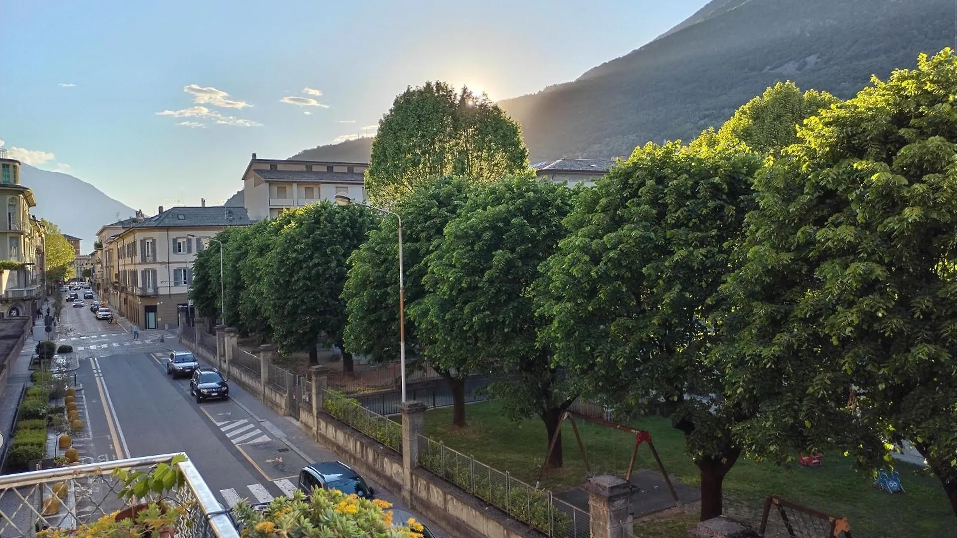 Valtellina-La Casetta Di Elena Sondrio 0*,